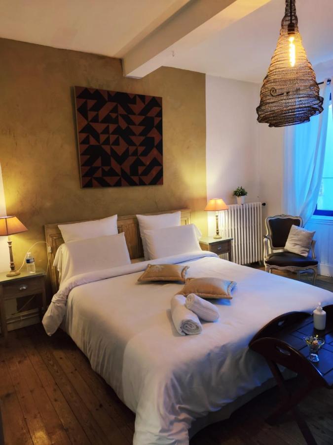 Chambre D'Hotes "Le Village" Villenouvelle Exterior photo