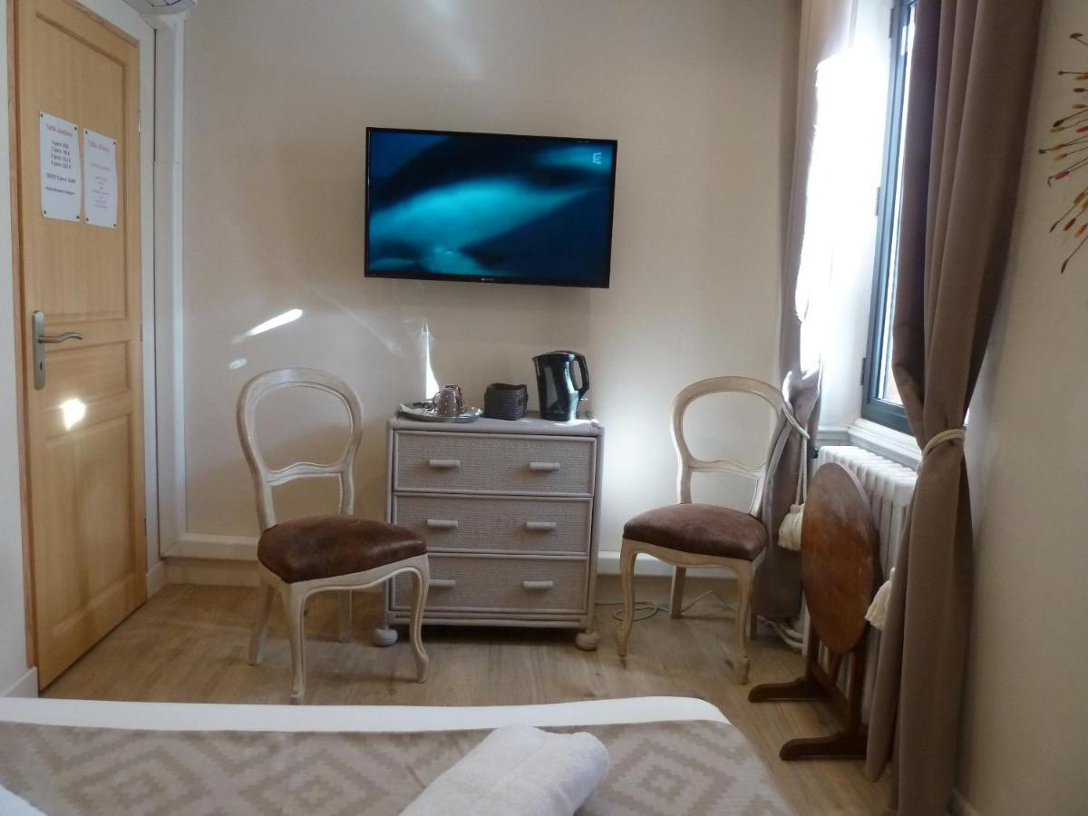 Chambre D'Hotes "Le Village" Villenouvelle Exterior photo