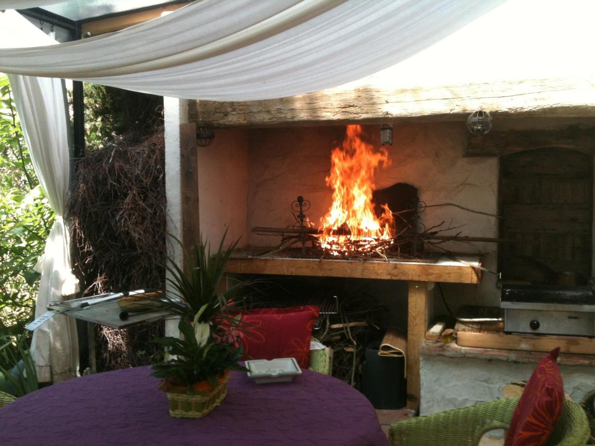 Chambre D'Hotes "Le Village" Villenouvelle Exterior photo