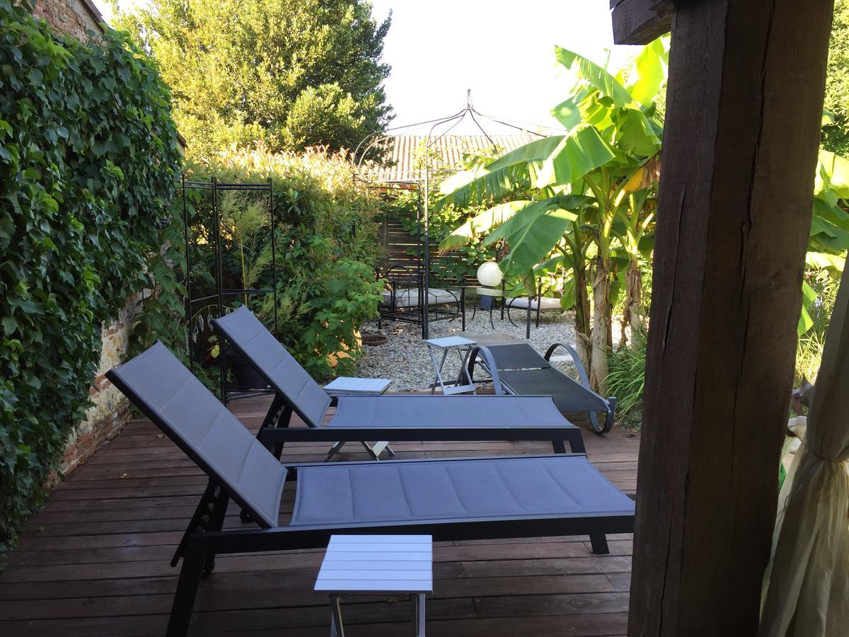 Chambre D'Hotes "Le Village" Villenouvelle Exterior photo